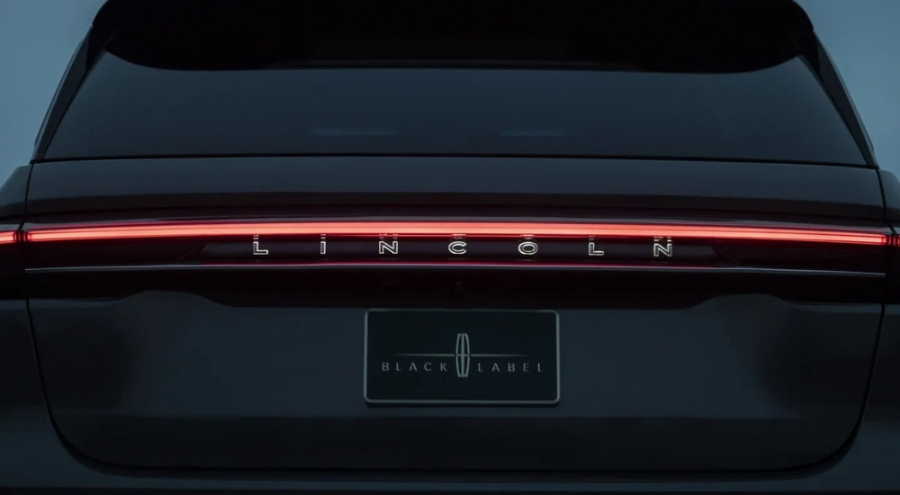 The rear of a black 2025 Lincoln Nautilus.