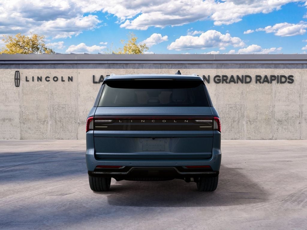 2027 Lincoln Navigator Reserve InTransit