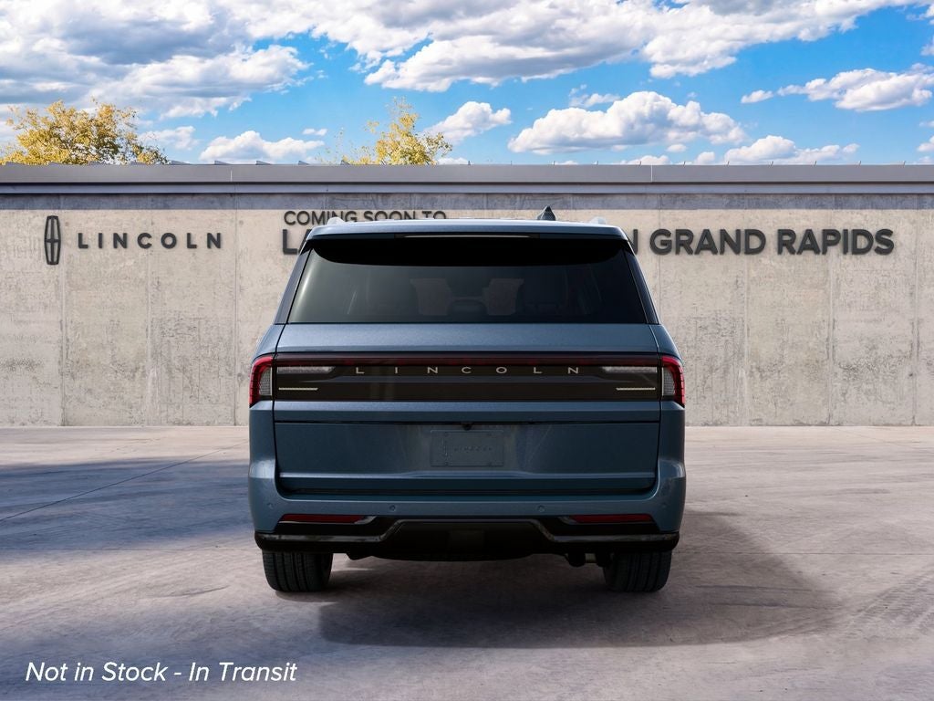 2027 Lincoln Navigator L Premiere InTransit