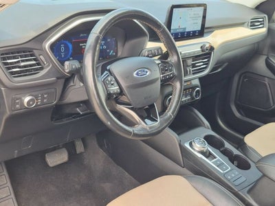 2022 Ford Escape Hybrid Titanium