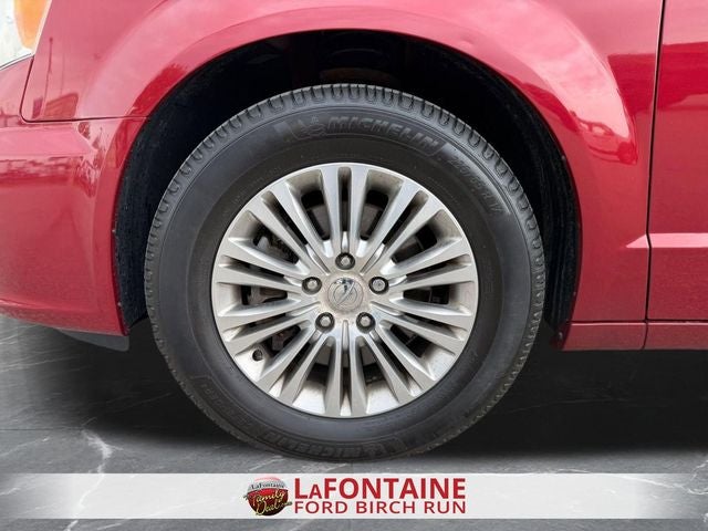 2014 Chrysler Town & Country Touring-L