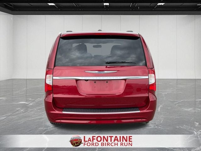 2014 Chrysler Town & Country Touring-L