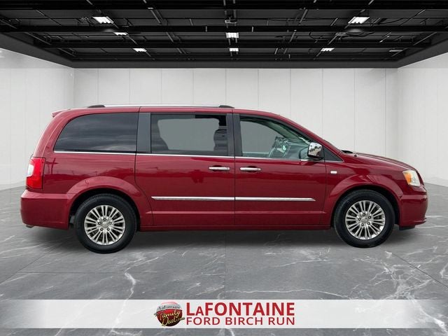 2014 Chrysler Town & Country Touring-L