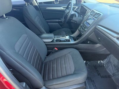 2020 Ford Fusion SE