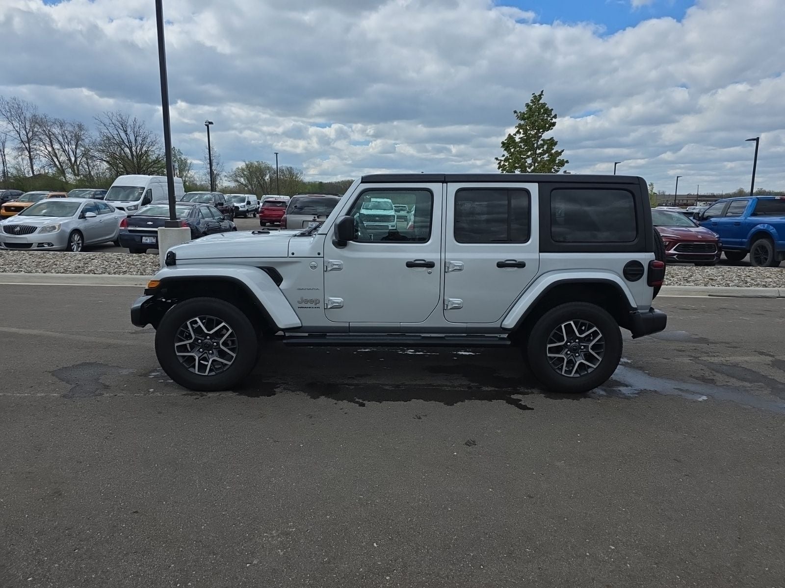 2024 Jeep Wrangler Sahara