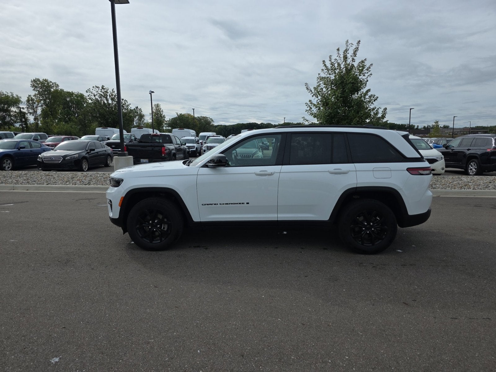 2025 Jeep Grand Cherokee Altitude 4X4