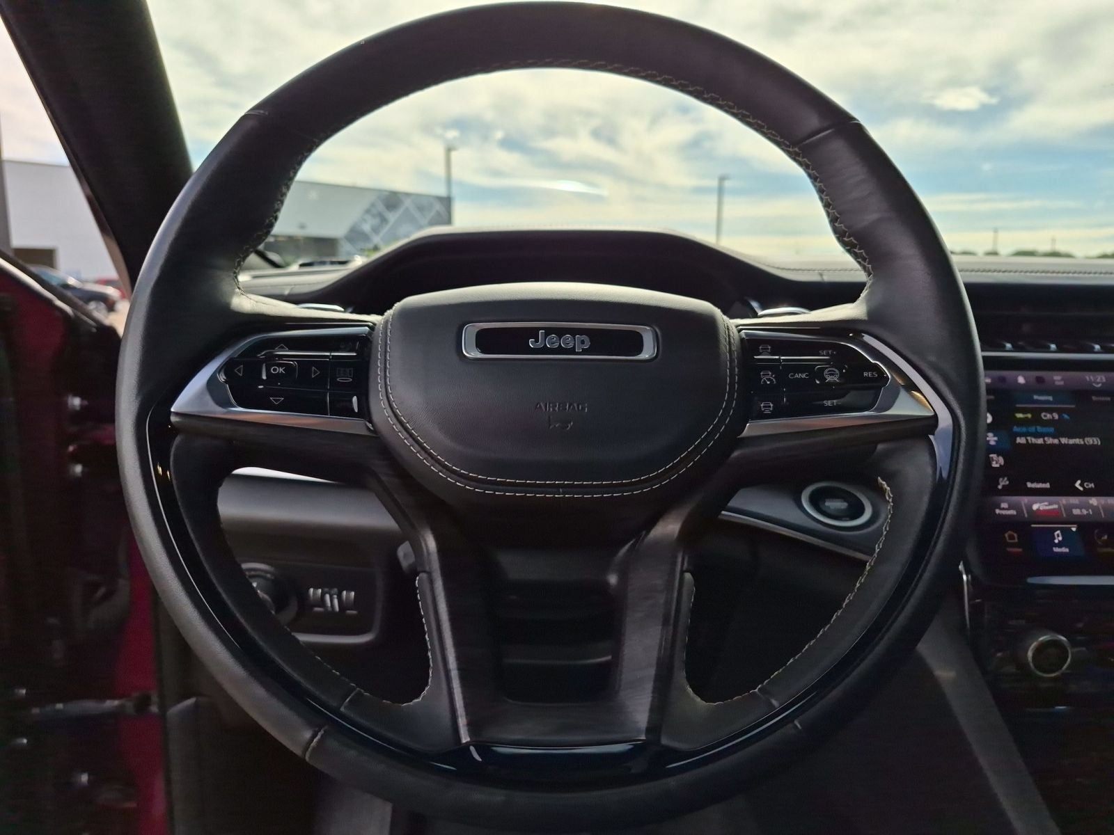 2023 Jeep Grand Cherokee Overland 4X4