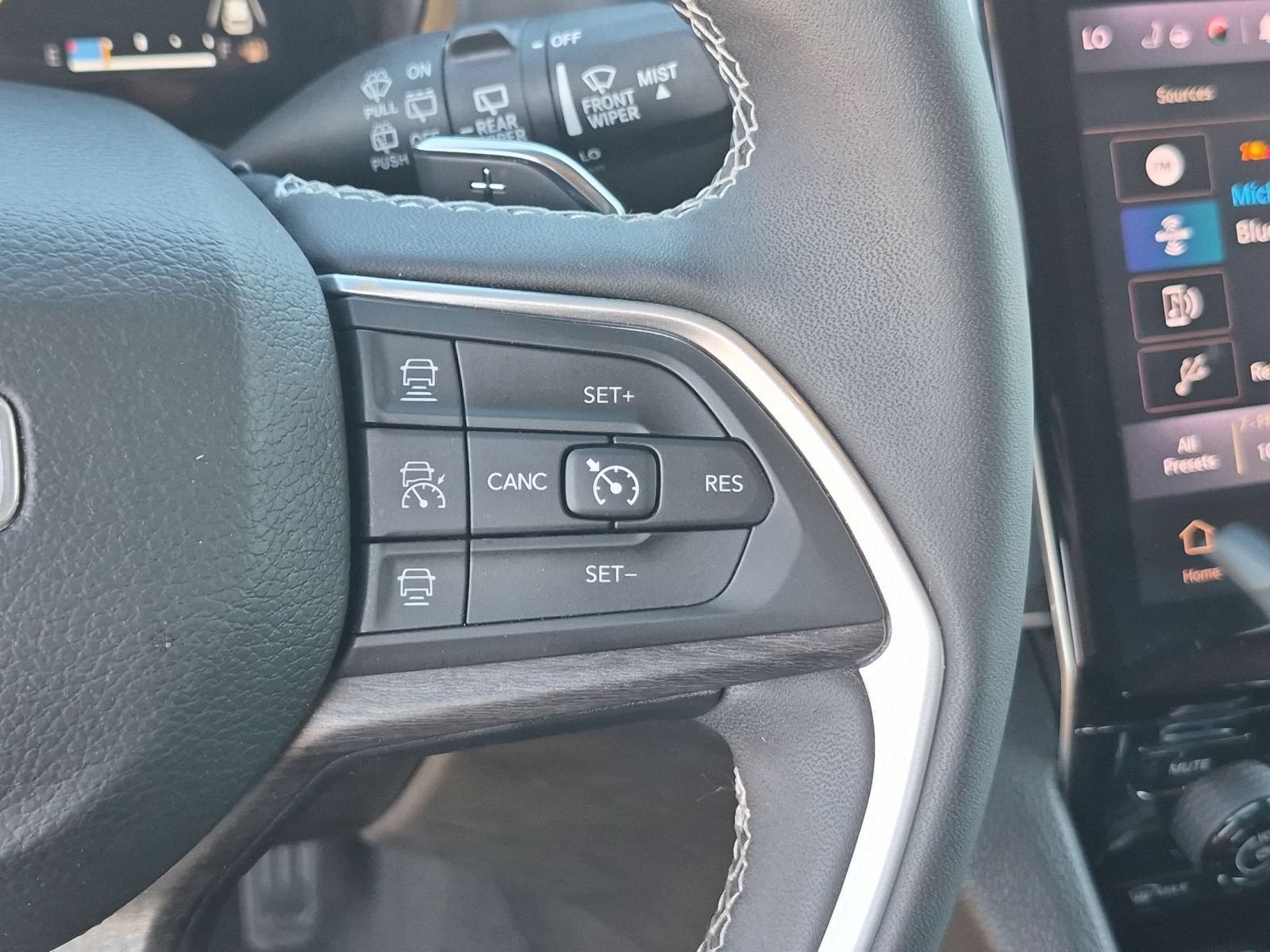 2023 Jeep Grand Cherokee L Limited 4X4