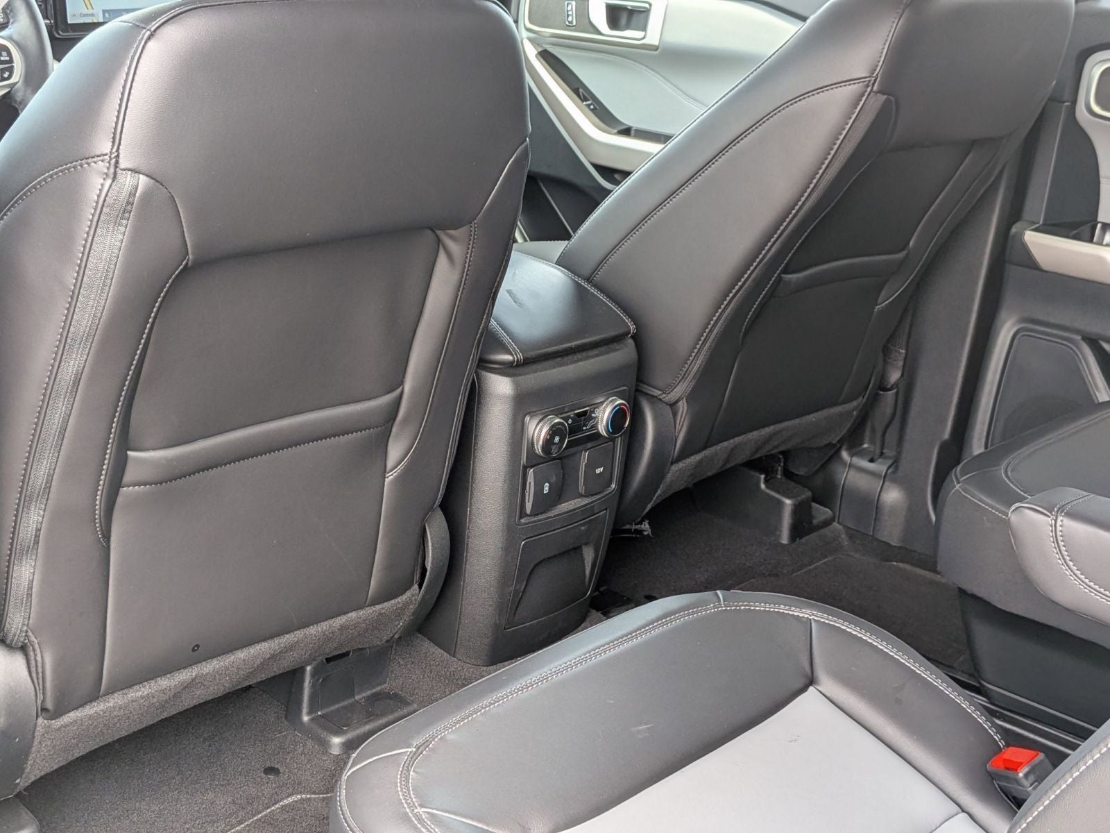 2023 Ford Explorer XLT 4WD