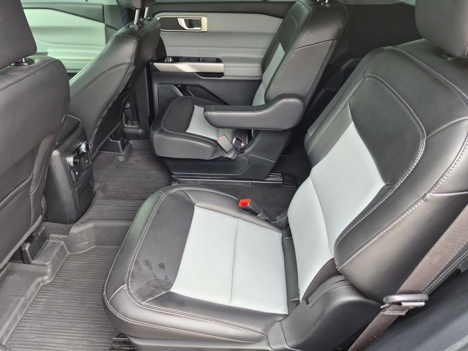 2023 Ford Explorer XLT 4WD