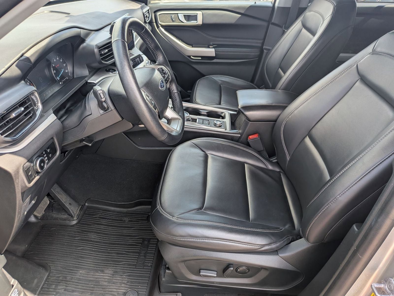 2023 Ford Explorer XLT 4WD
