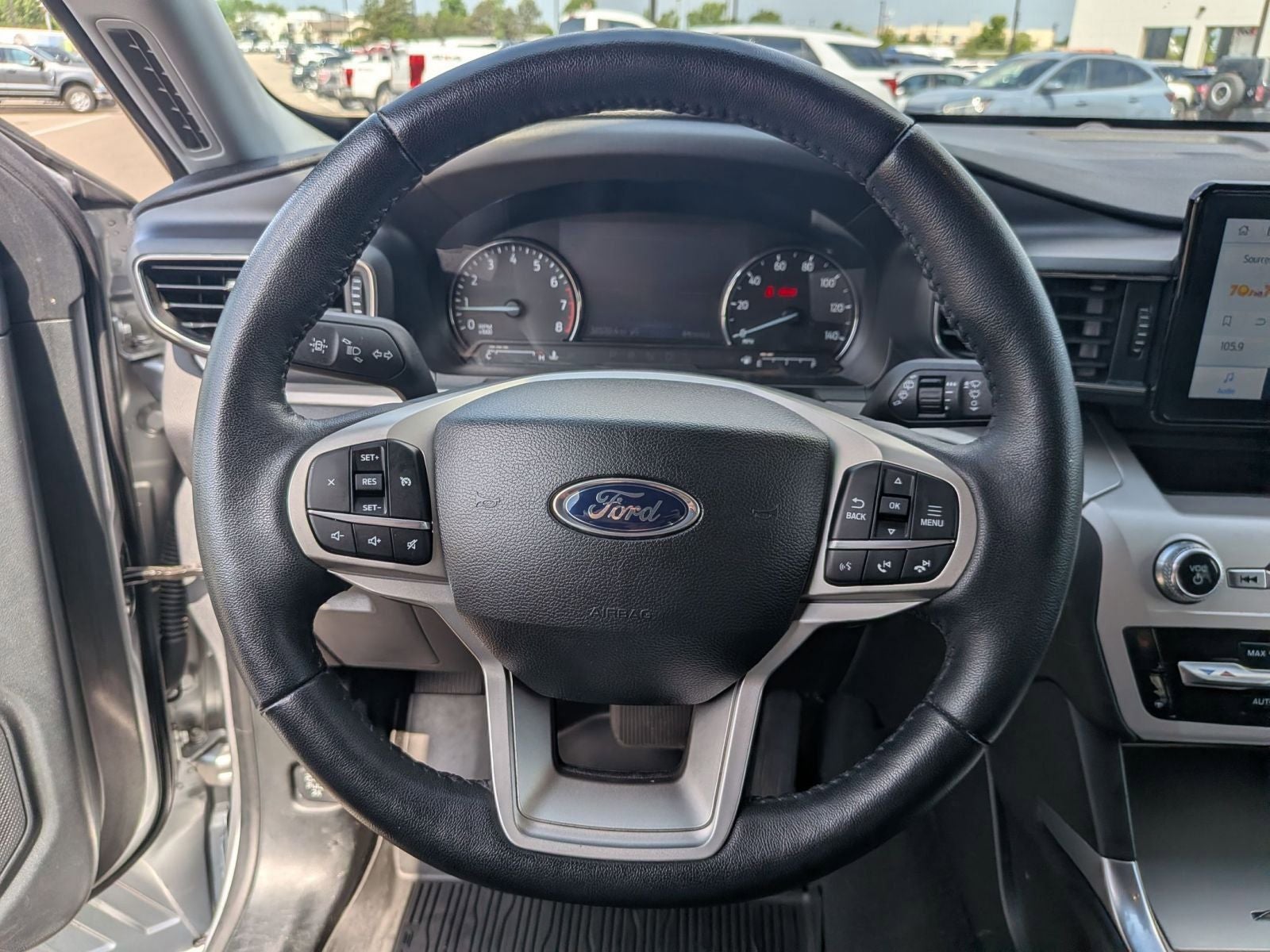 2023 Ford Explorer XLT 4WD