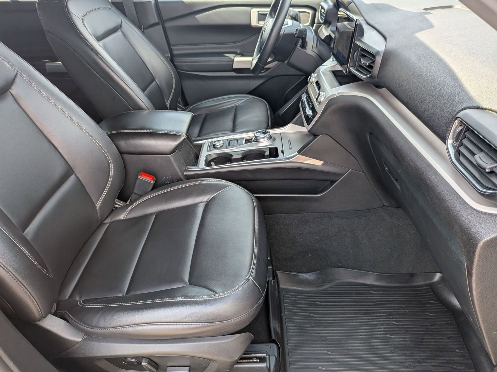 2023 Ford Explorer XLT 4WD