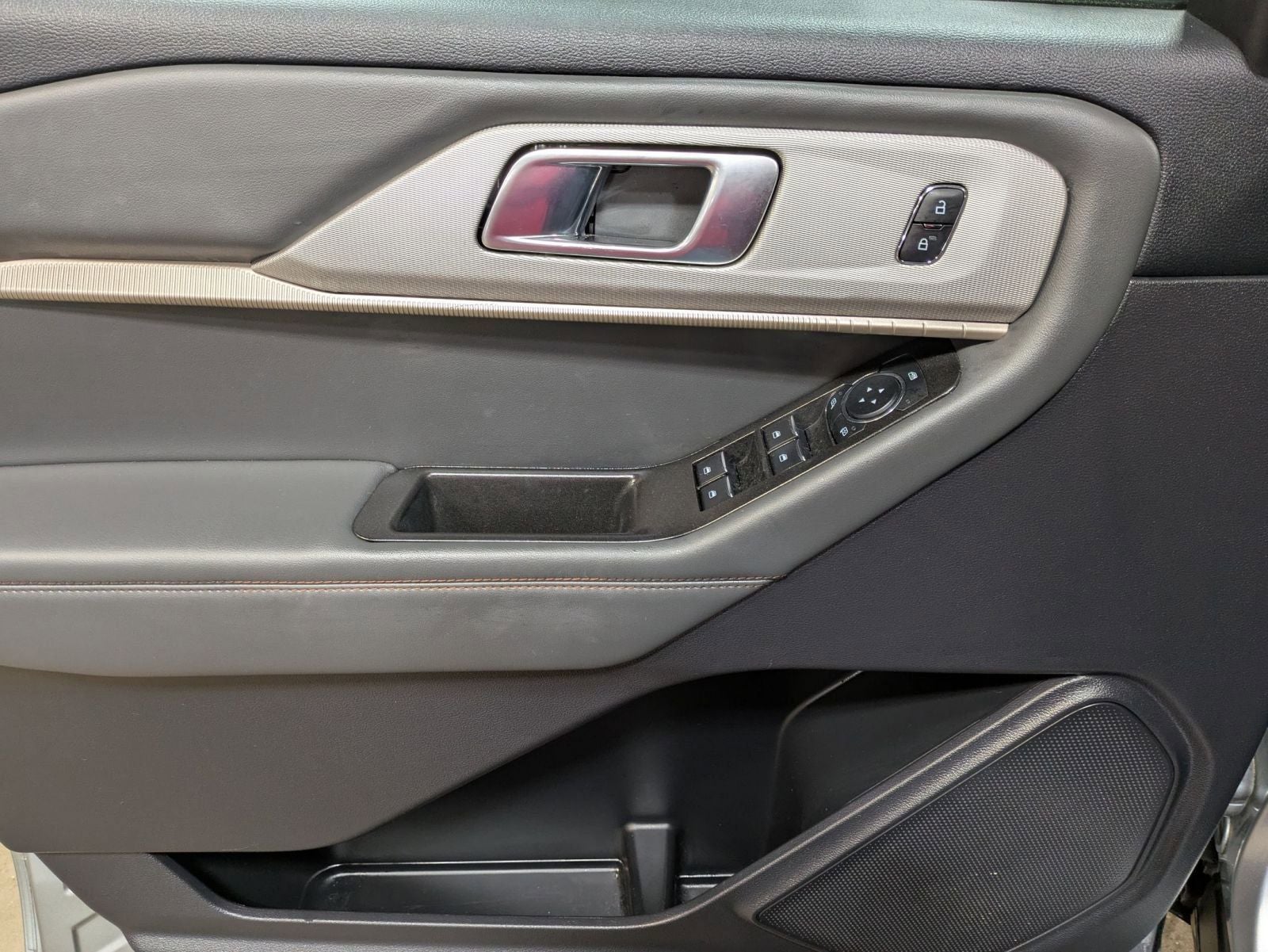 2025 Ford Explorer Active 4WD