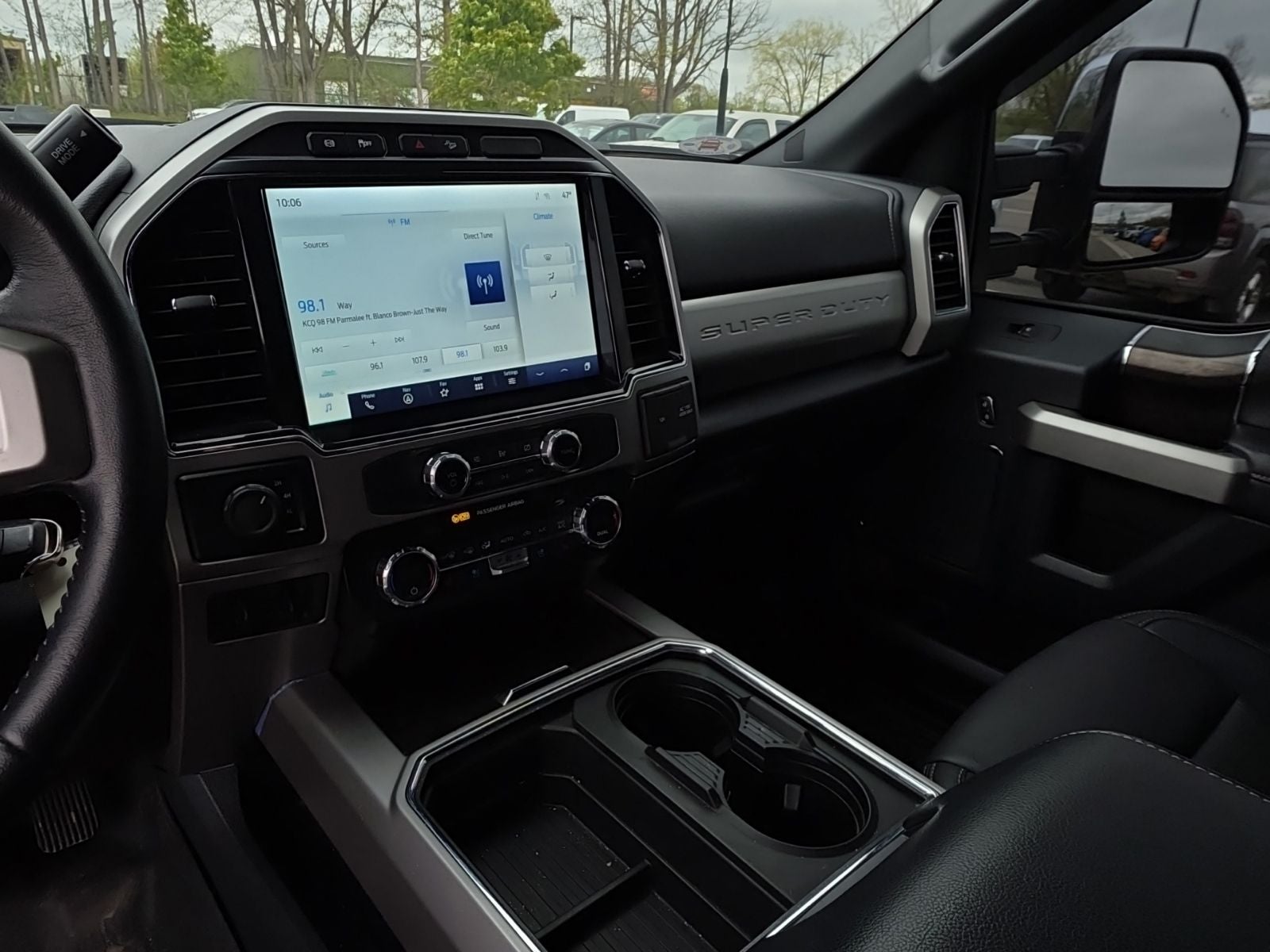 2022 Ford F-350SD Lariat