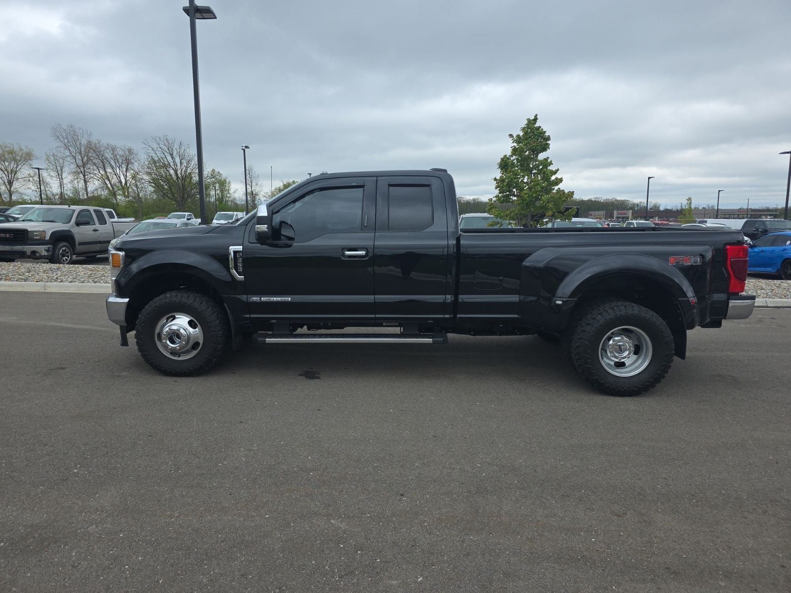 2022 Ford F-350SD Lariat
