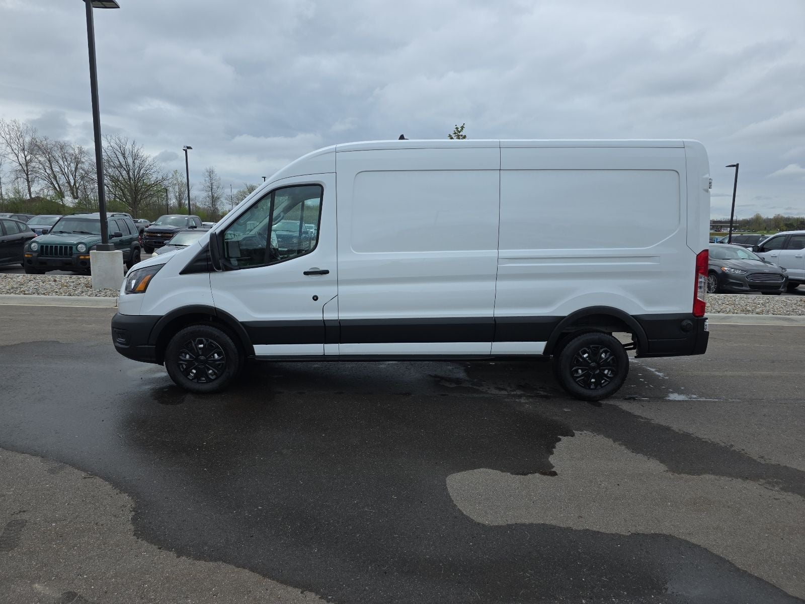 2024 Ford Transit-250 Base MEDIUM ROOF