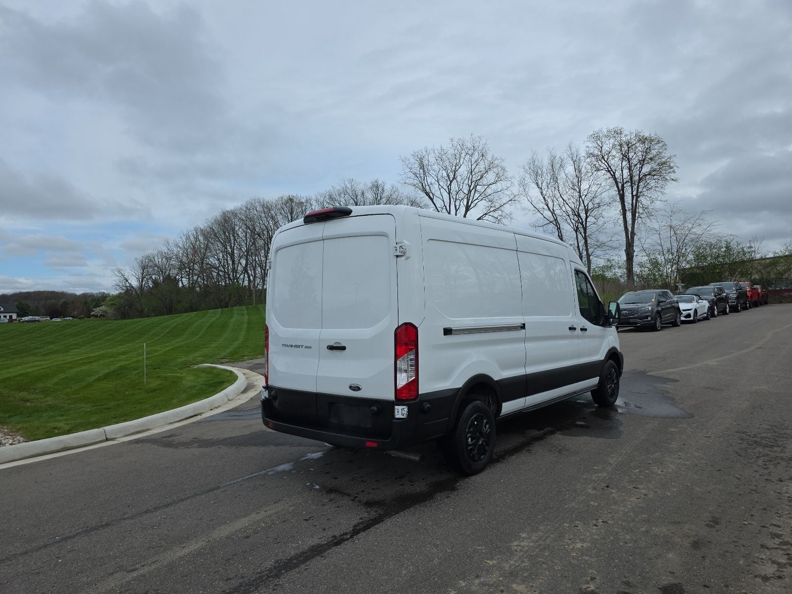 2024 Ford Transit-250 Base MEDIUM ROOF