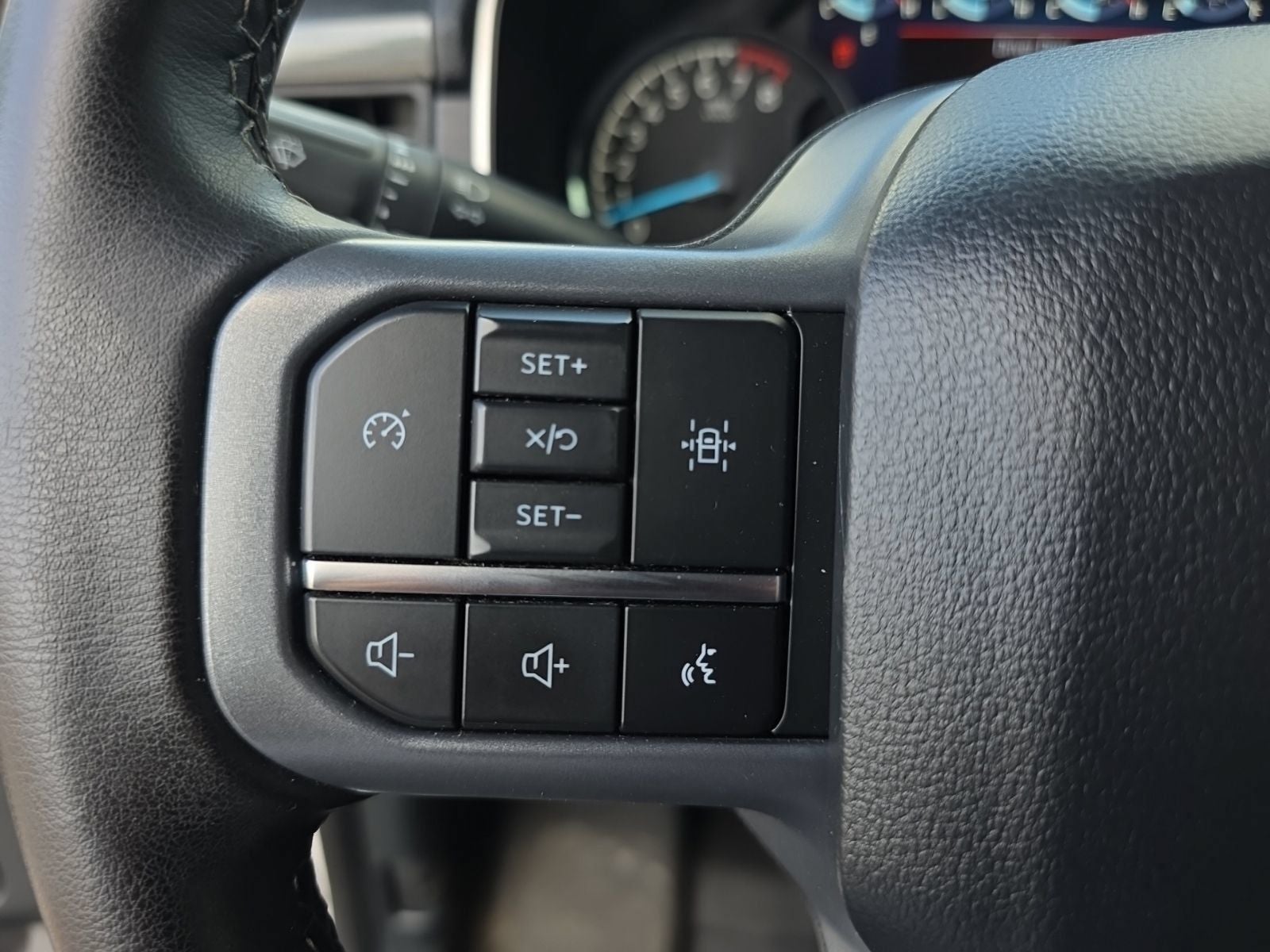 2023 Ford F-150 XLT 4X4