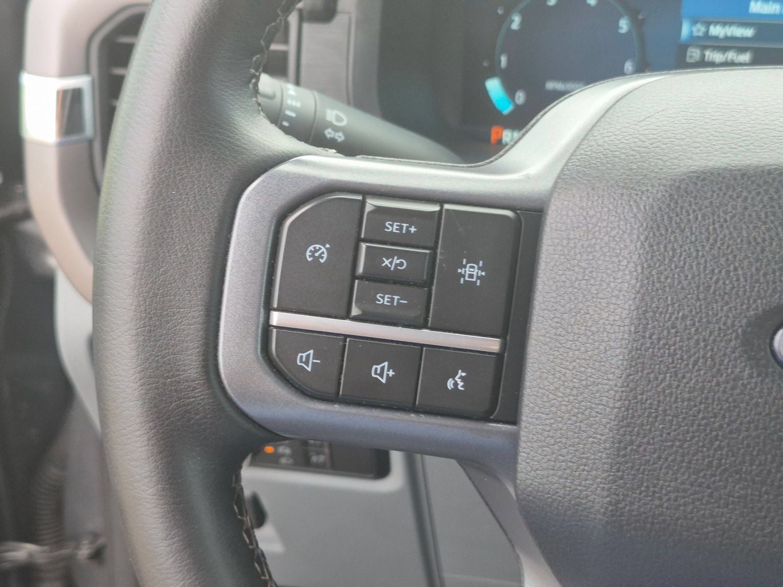 2025 Ford F-150 XLT 4X4