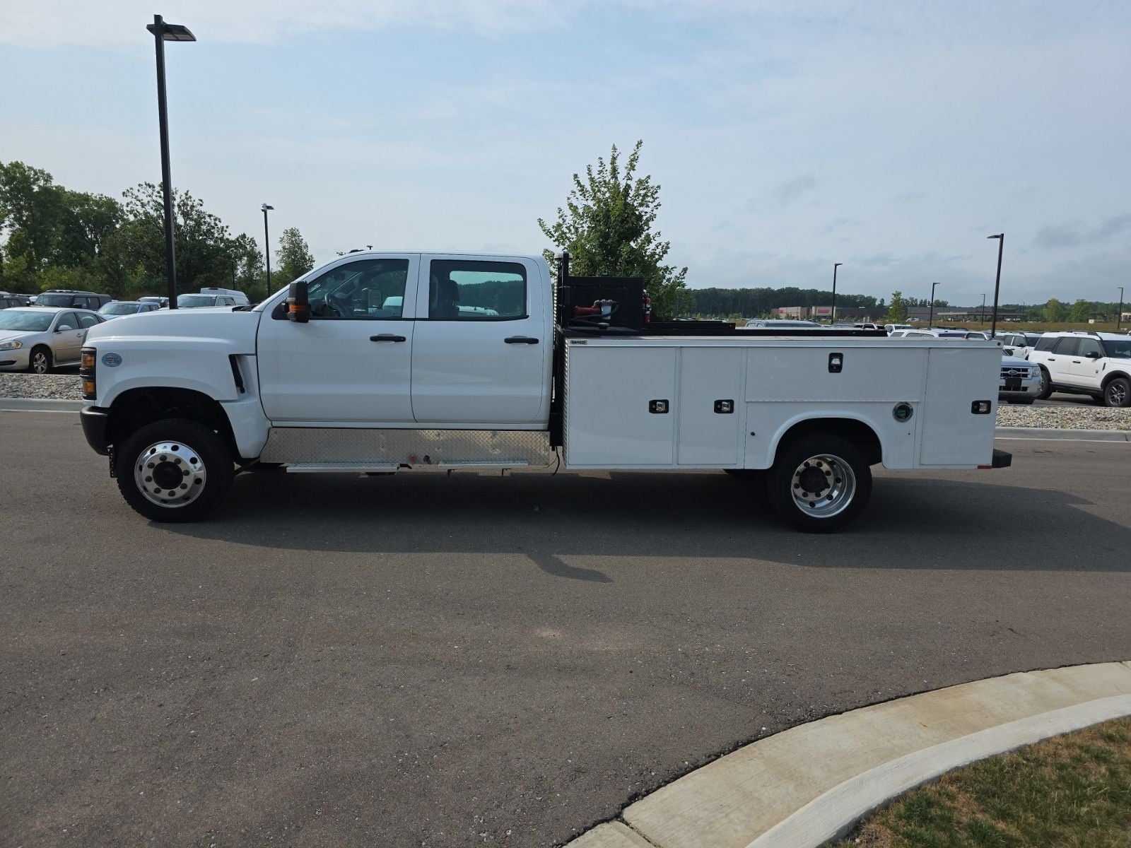 2022 Chevrolet Silverado 4500HD Work Truck 4X4