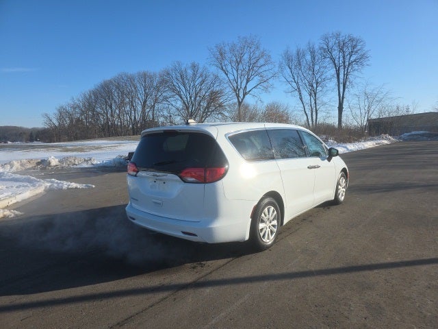 2021 Chrysler Voyager L