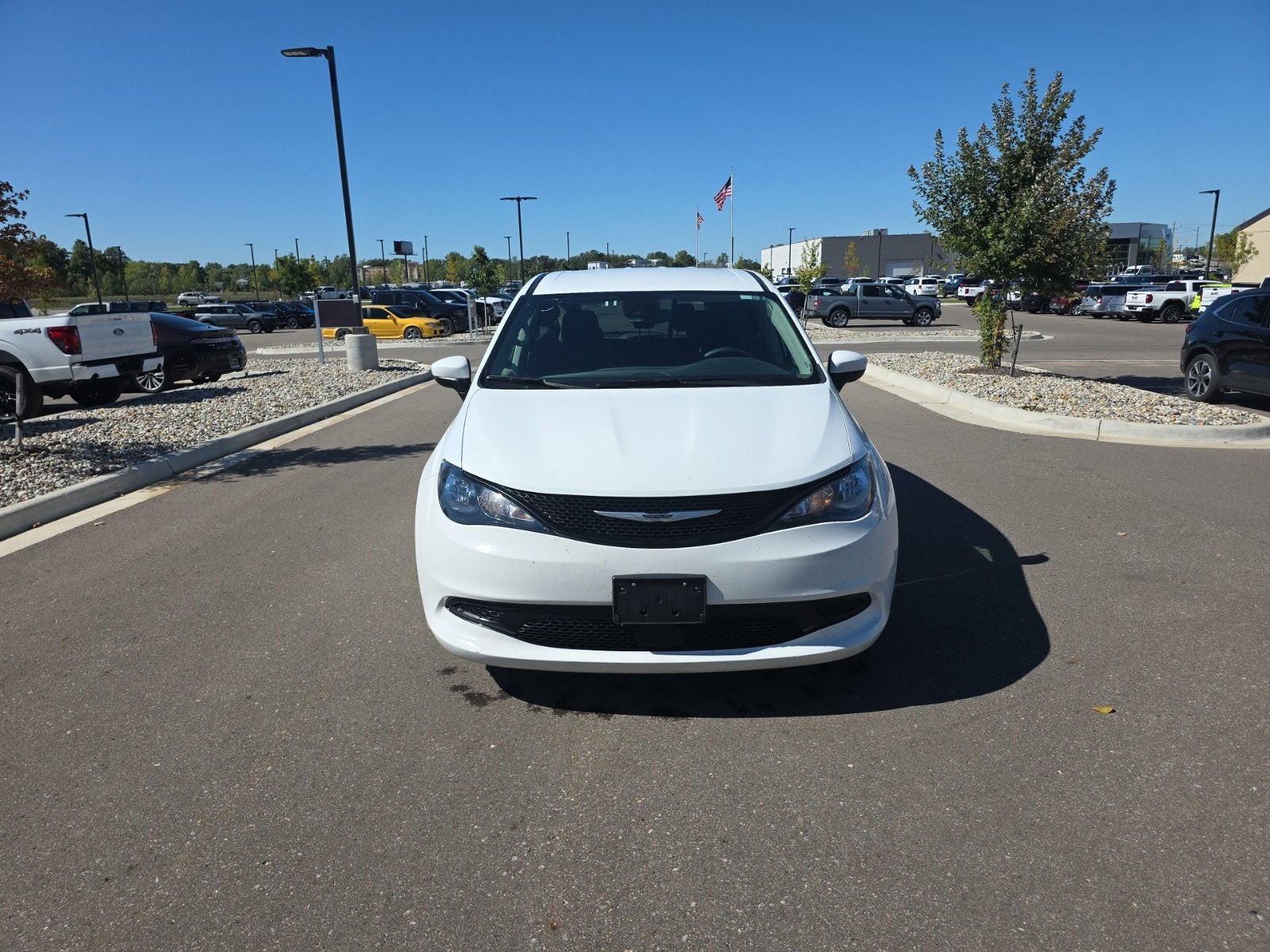 2023 Chrysler Voyager LX