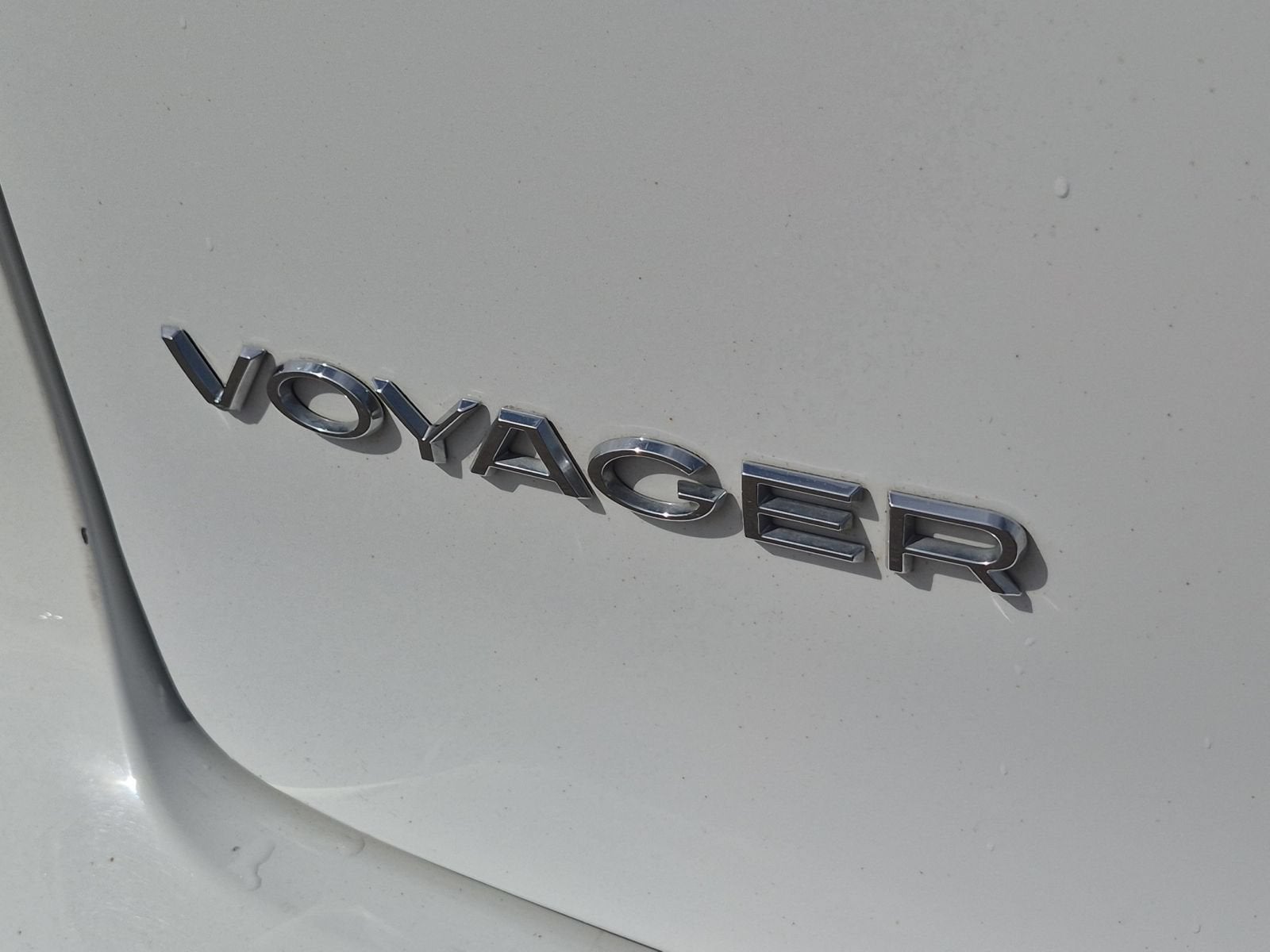 2024 Chrysler Voyager LX