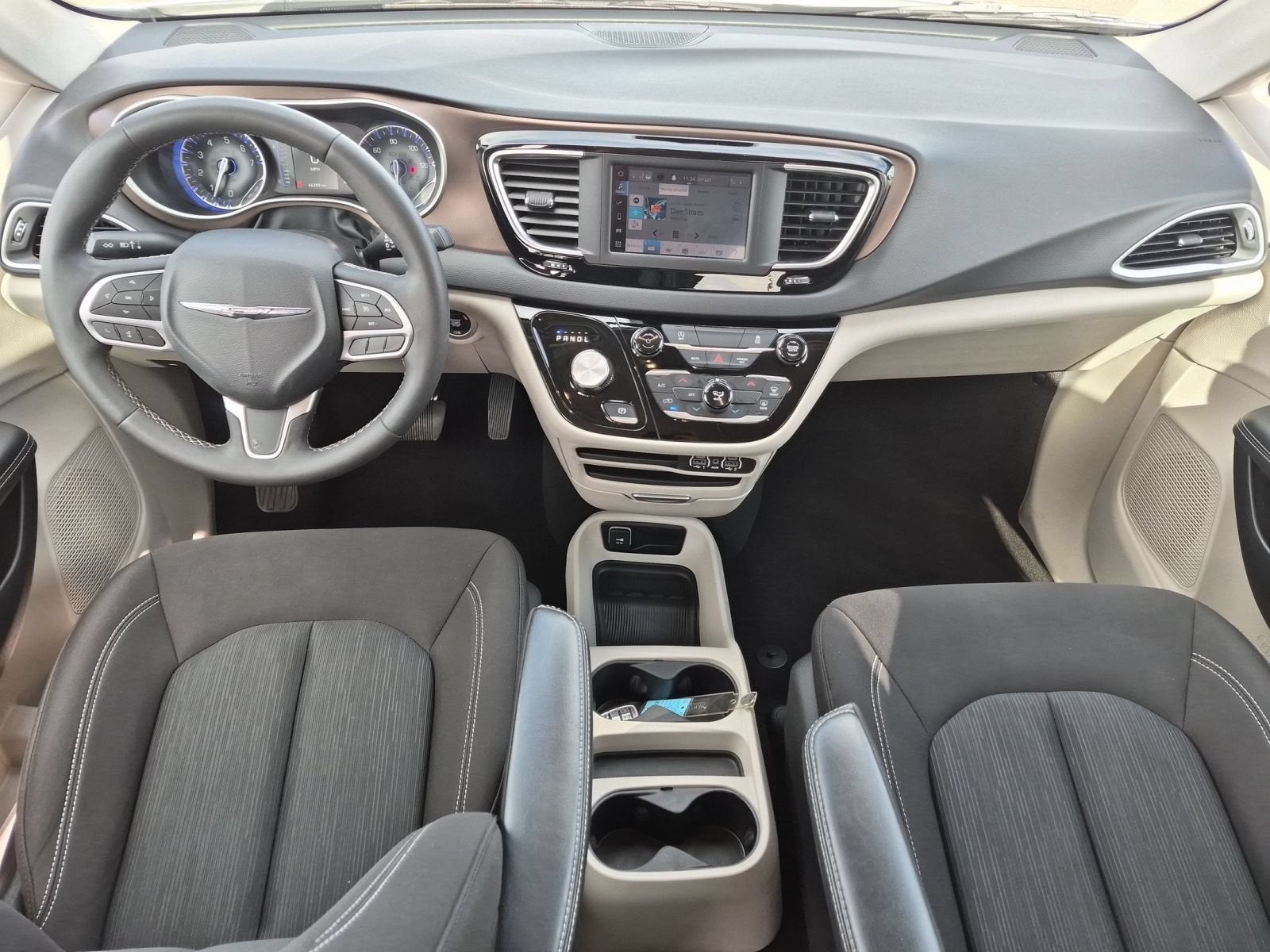 2024 Chrysler Voyager LX
