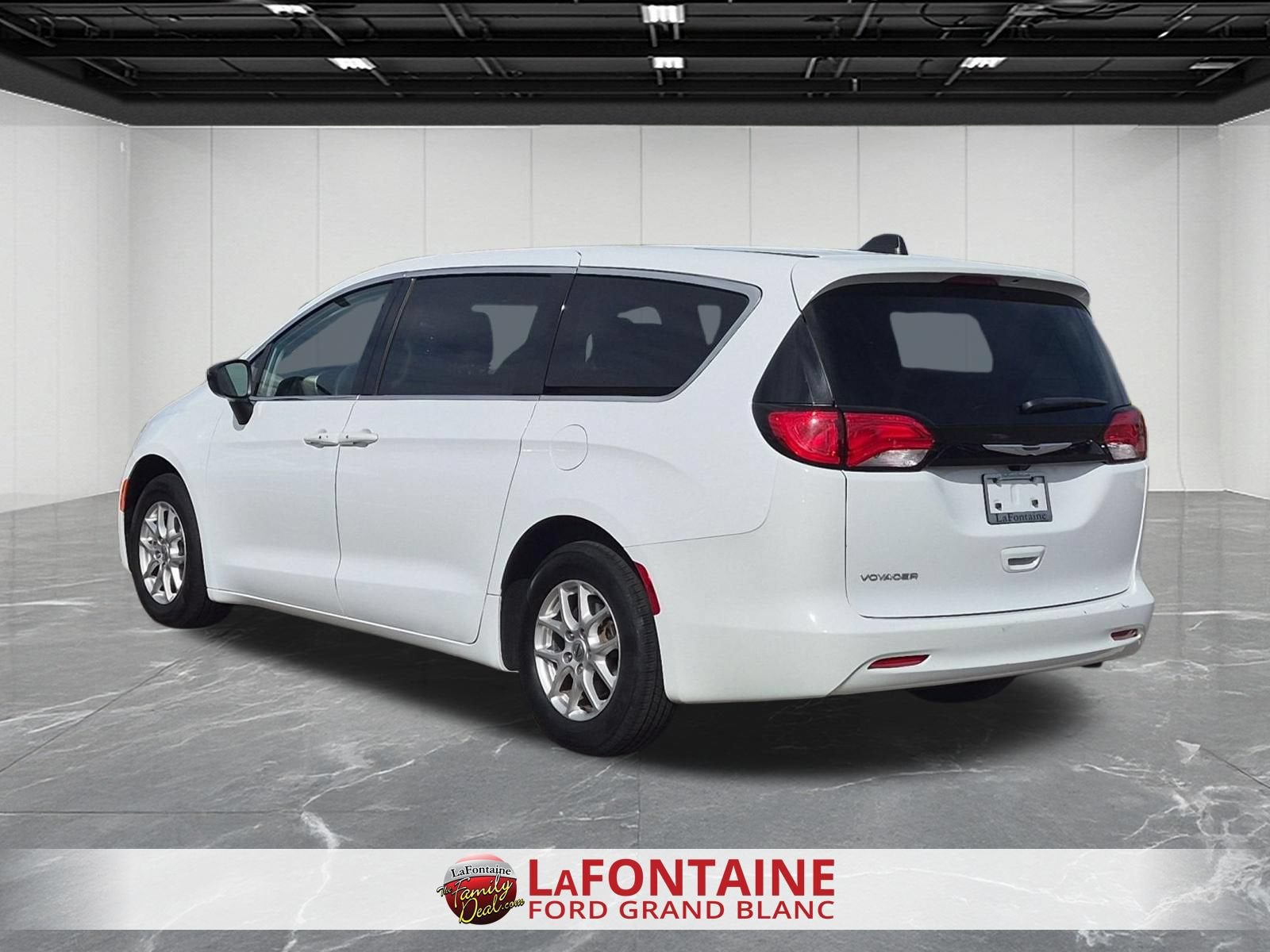 2024 Chrysler Voyager LX