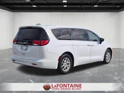 2024 Chrysler Voyager LX