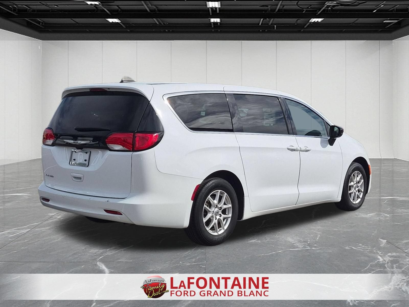 2024 Chrysler Voyager LX