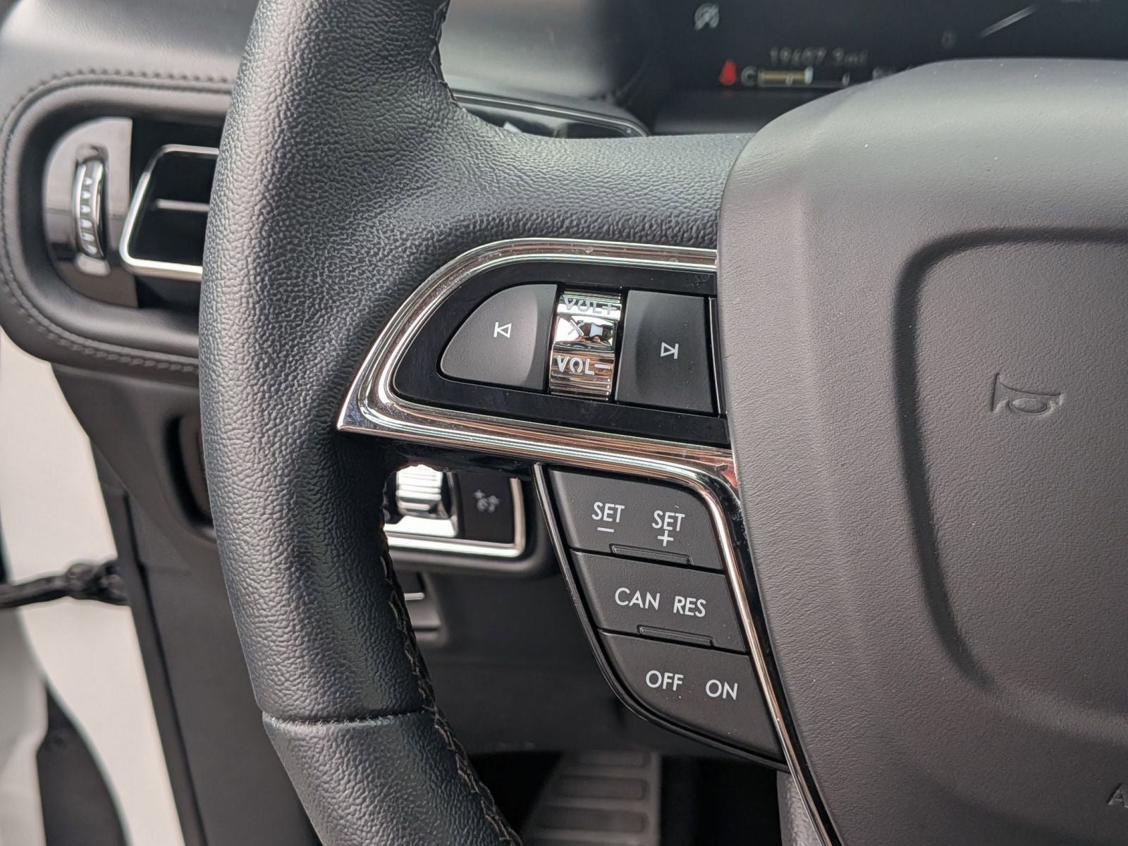 2023 Lincoln Nautilus Standard AWD