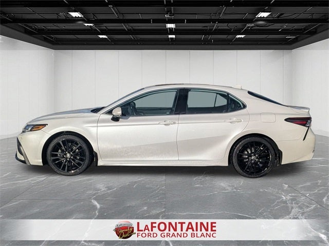 2022 Toyota Camry Hybrid XSE