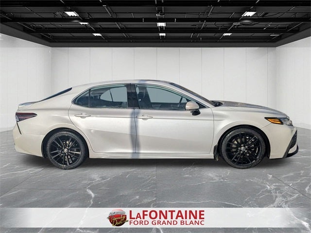 2022 Toyota Camry Hybrid XSE