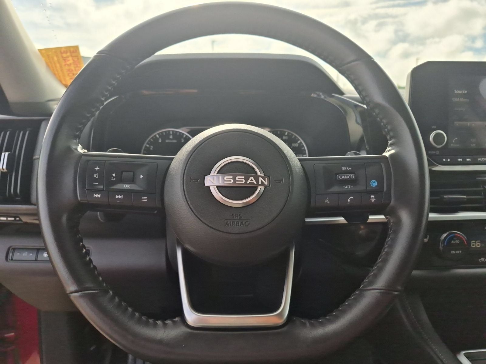2024 Nissan Pathfinder SV