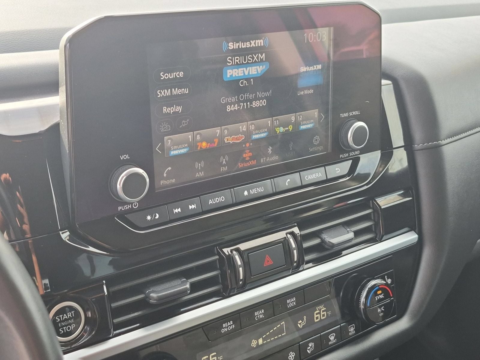2024 Nissan Pathfinder SV