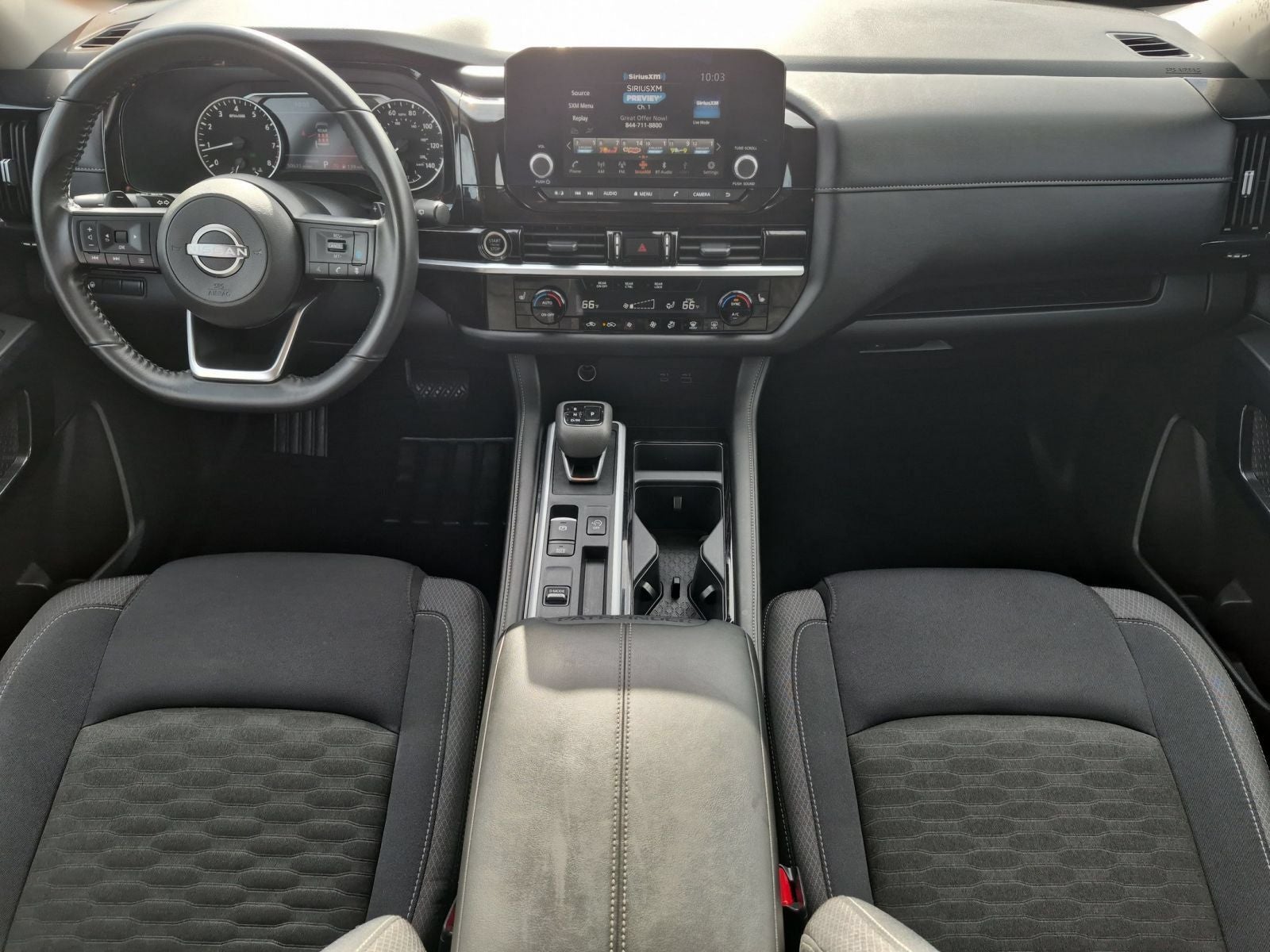 2024 Nissan Pathfinder SV