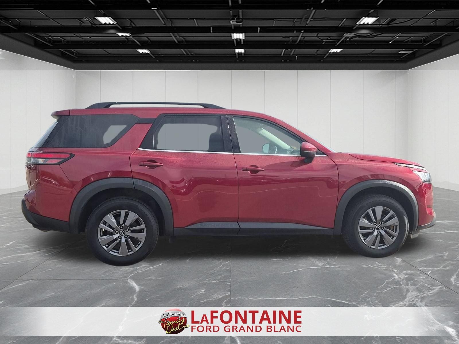 2024 Nissan Pathfinder SV