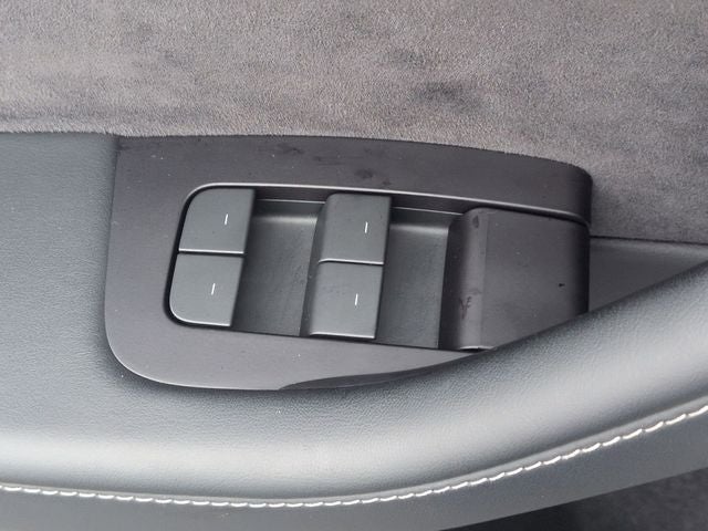 2024 Tesla Model Y Performance