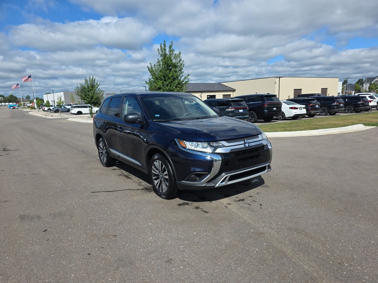 2020 Mitsubishi Outlander ES