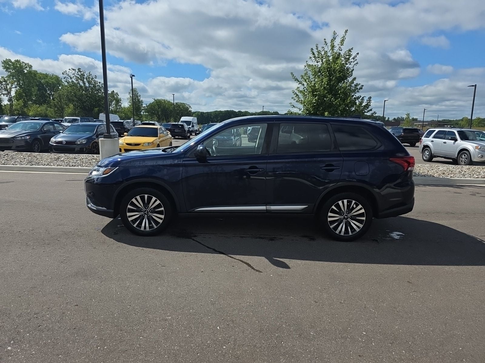 2020 Mitsubishi Outlander ES
