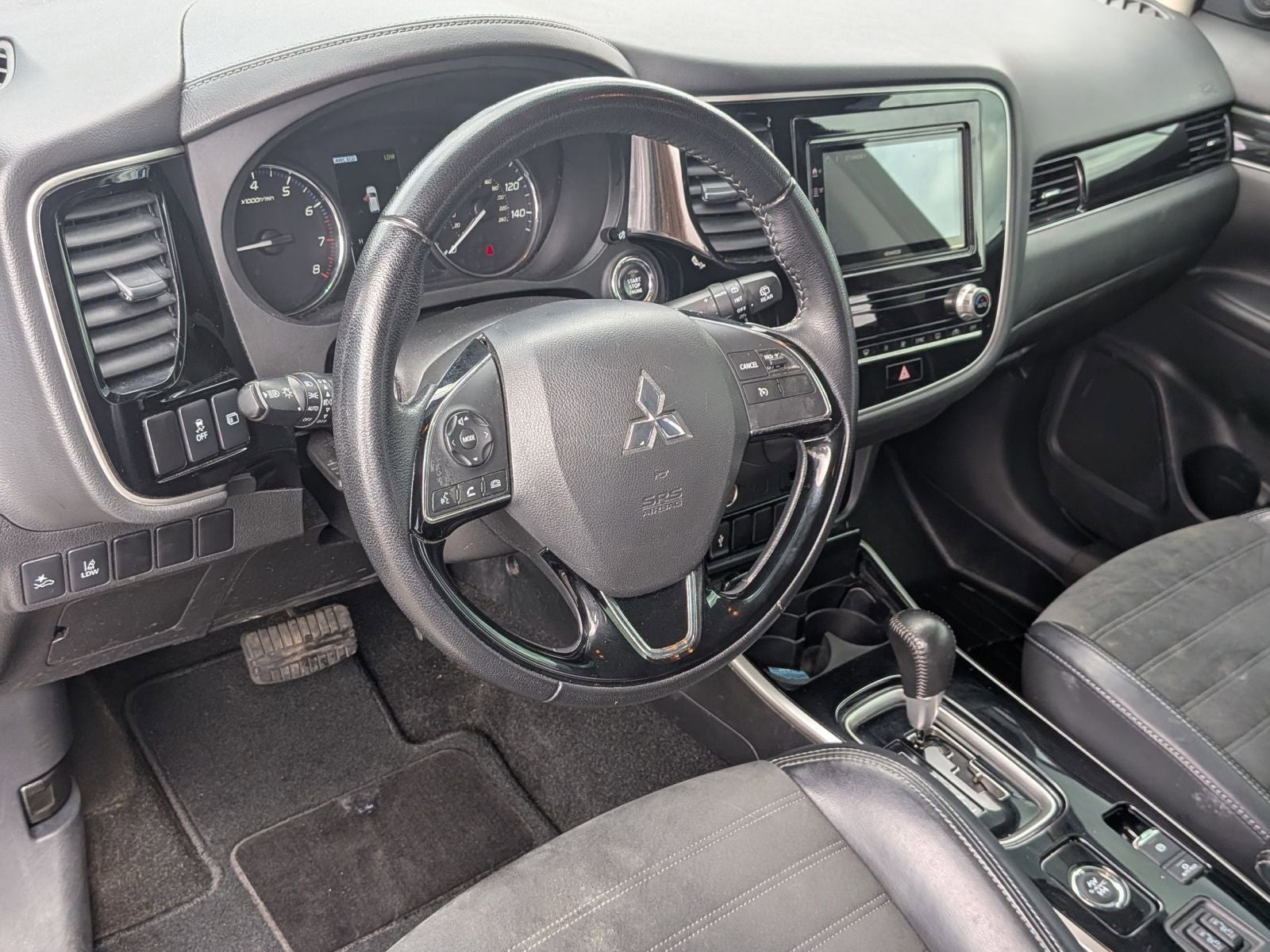 2020 Mitsubishi Outlander SE