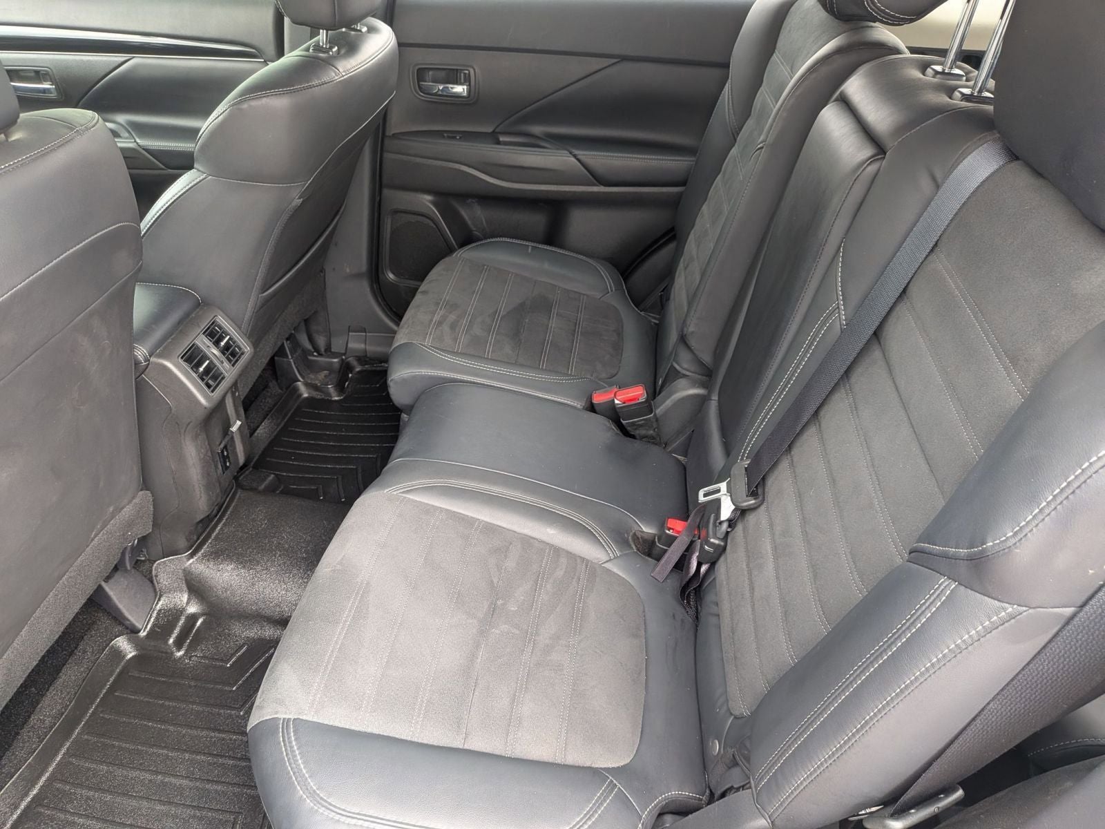 2020 Mitsubishi Outlander SE