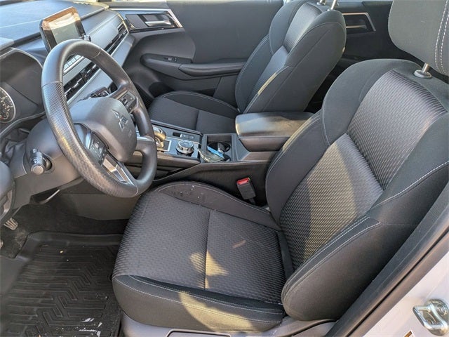 2022 Mitsubishi Outlander ES