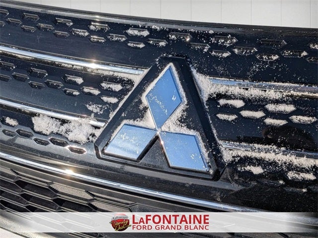 2022 Mitsubishi Outlander ES