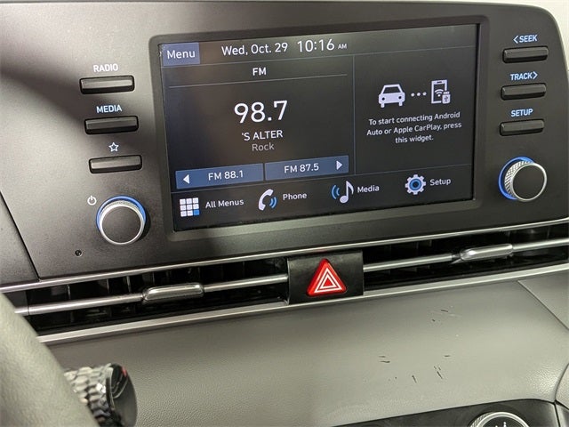 2024 Hyundai Elantra SE