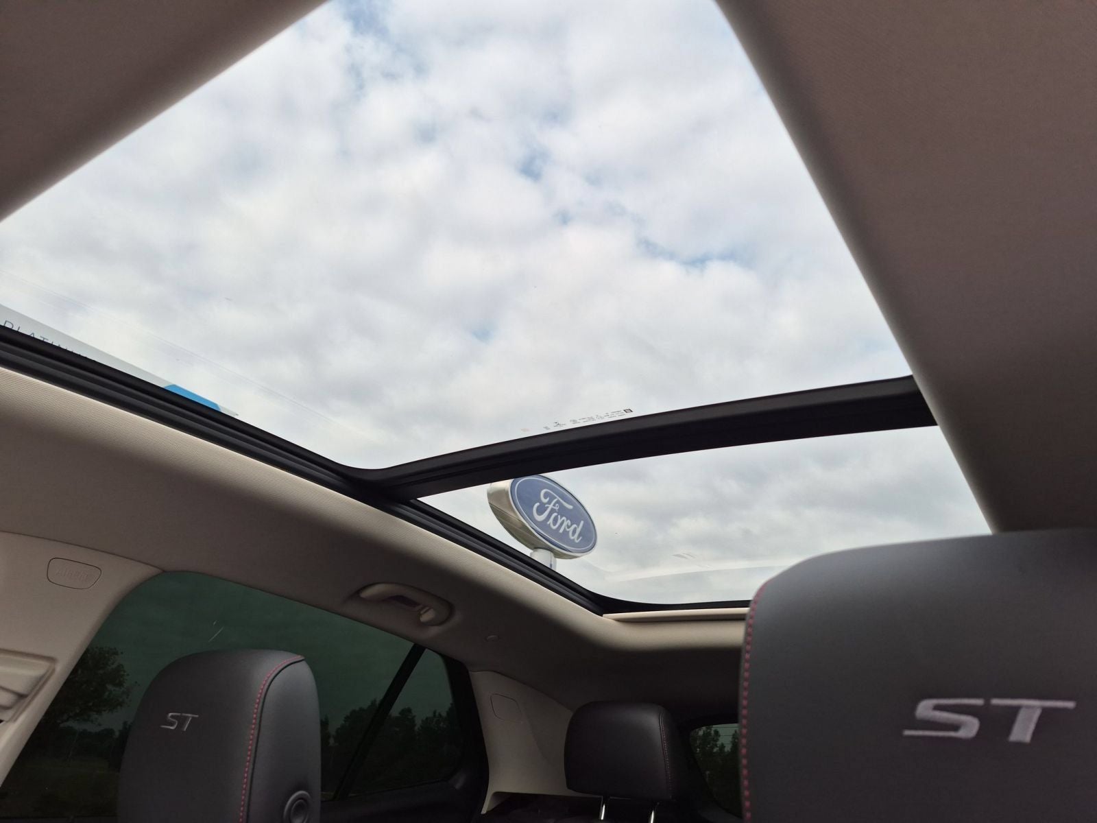 2023 Buick Envision Essence AWD
