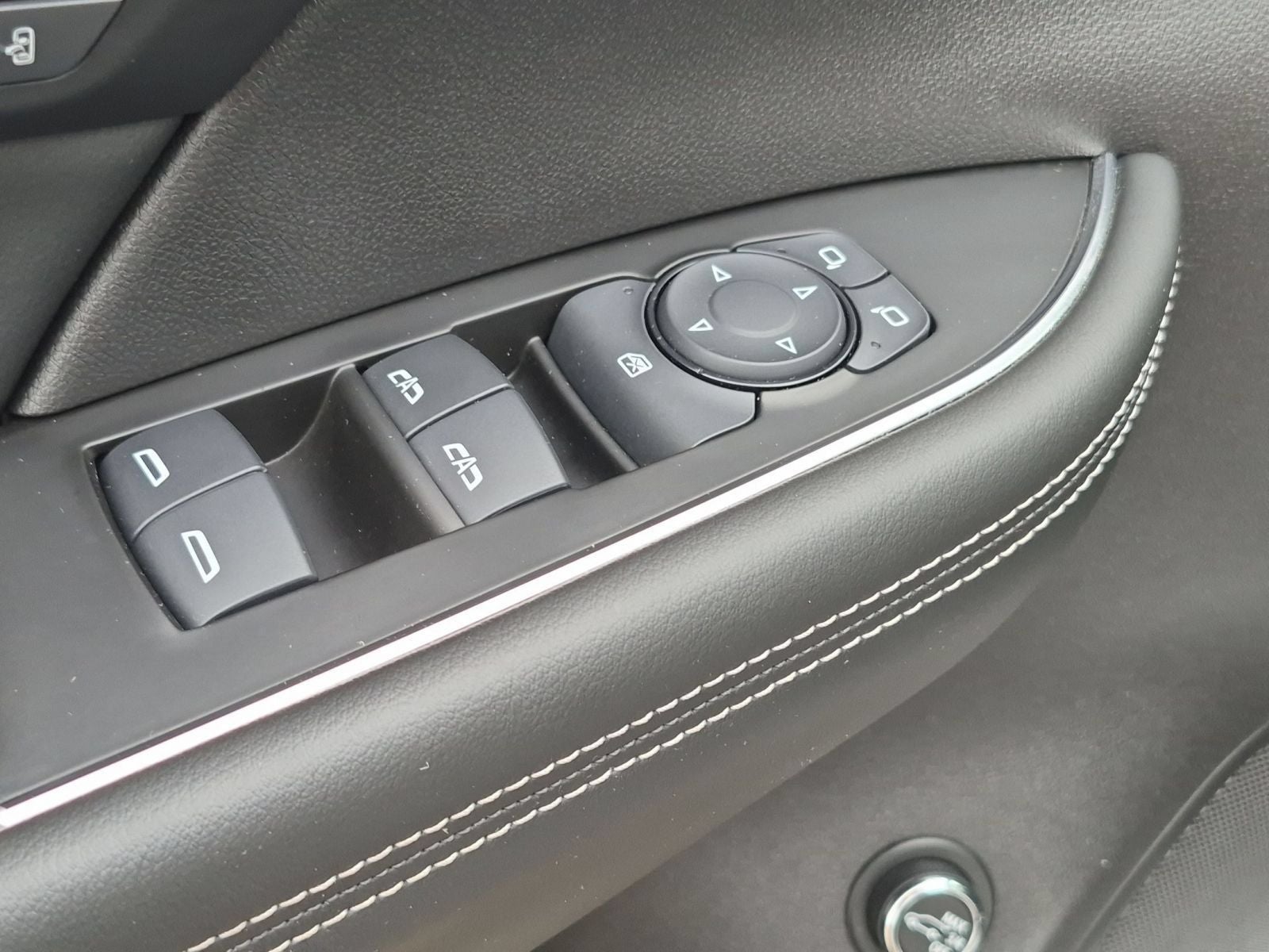 2023 Buick Envision Essence AWD