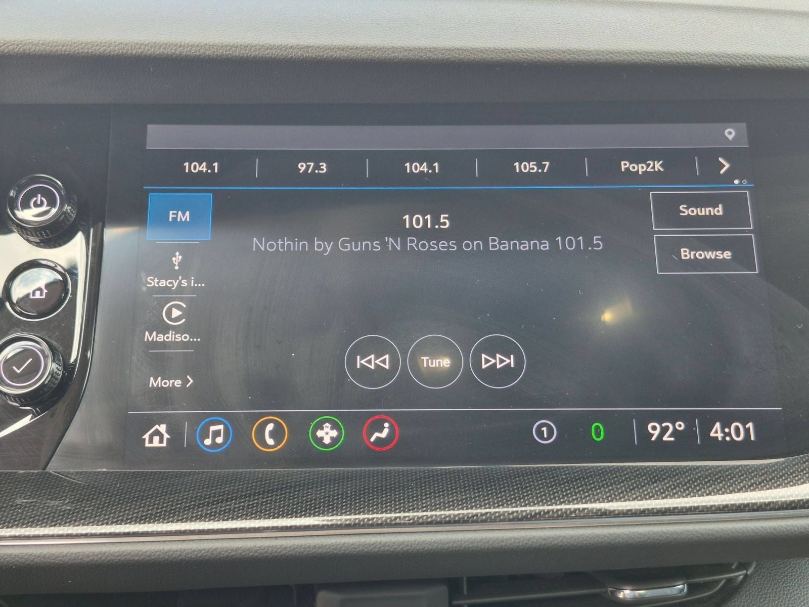 2021 Buick Envision Essence AWD